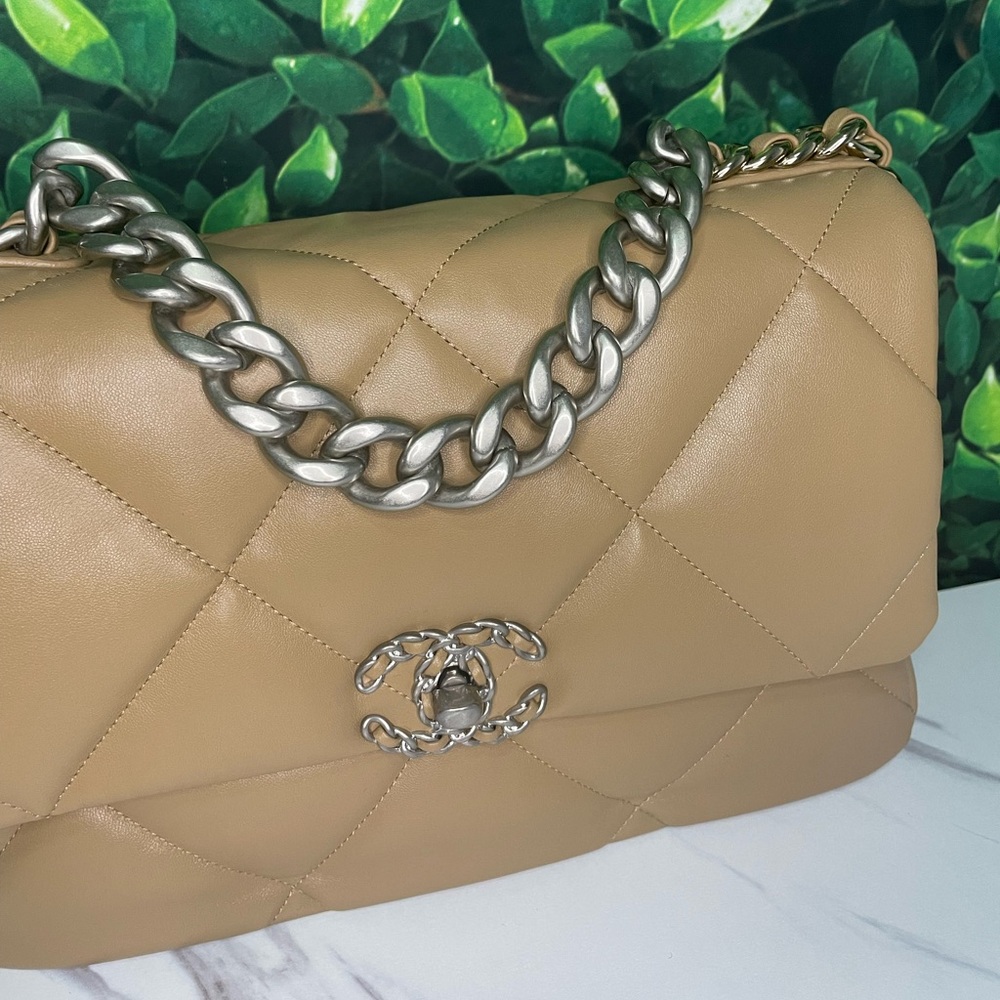 CHANEL PURSE 100% AUTHENTIC CHANEL BAG CHANEL 19 FLAP BAG - Picture 7 of 15